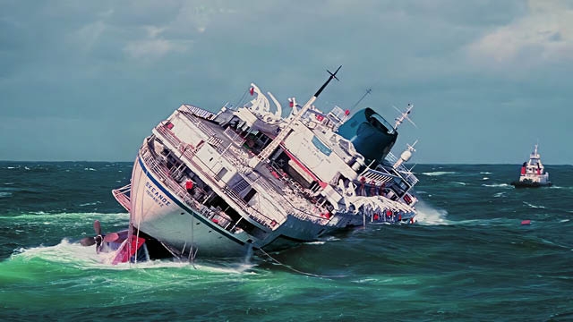 Cruise Ship Down - The Sinking of the Oceanos +Q&A